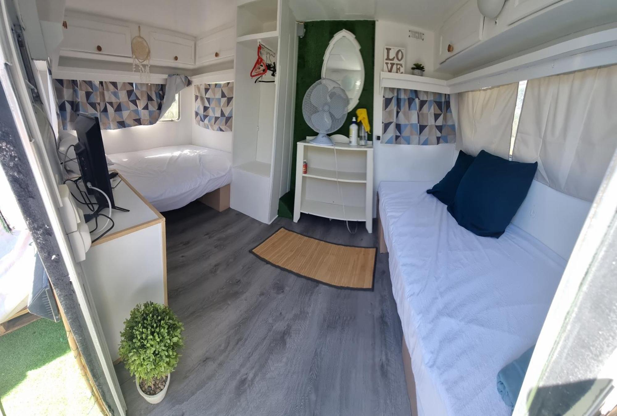 Hotel Le Mazet Poussan Esterno foto